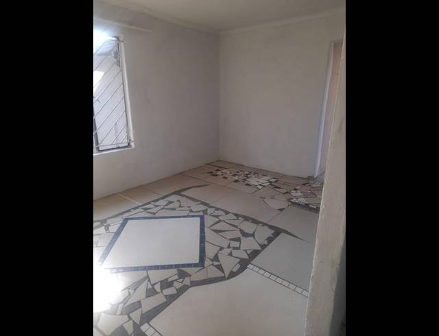 2 BEDROOM HOUSE FOR SALE IN CLAYVILLE